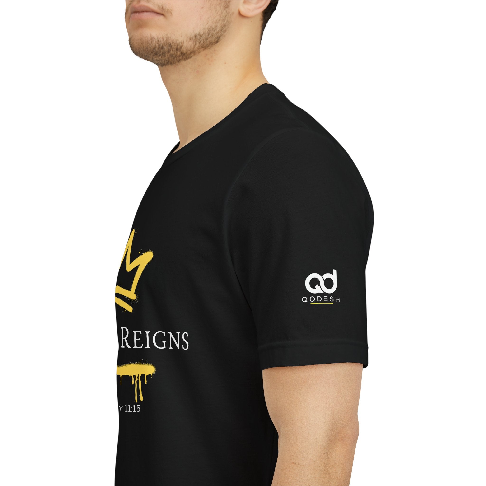Gold Crown "Cristo Reigns" Graffiti Tee – Yellow Drip Streetwear T‑Shirt