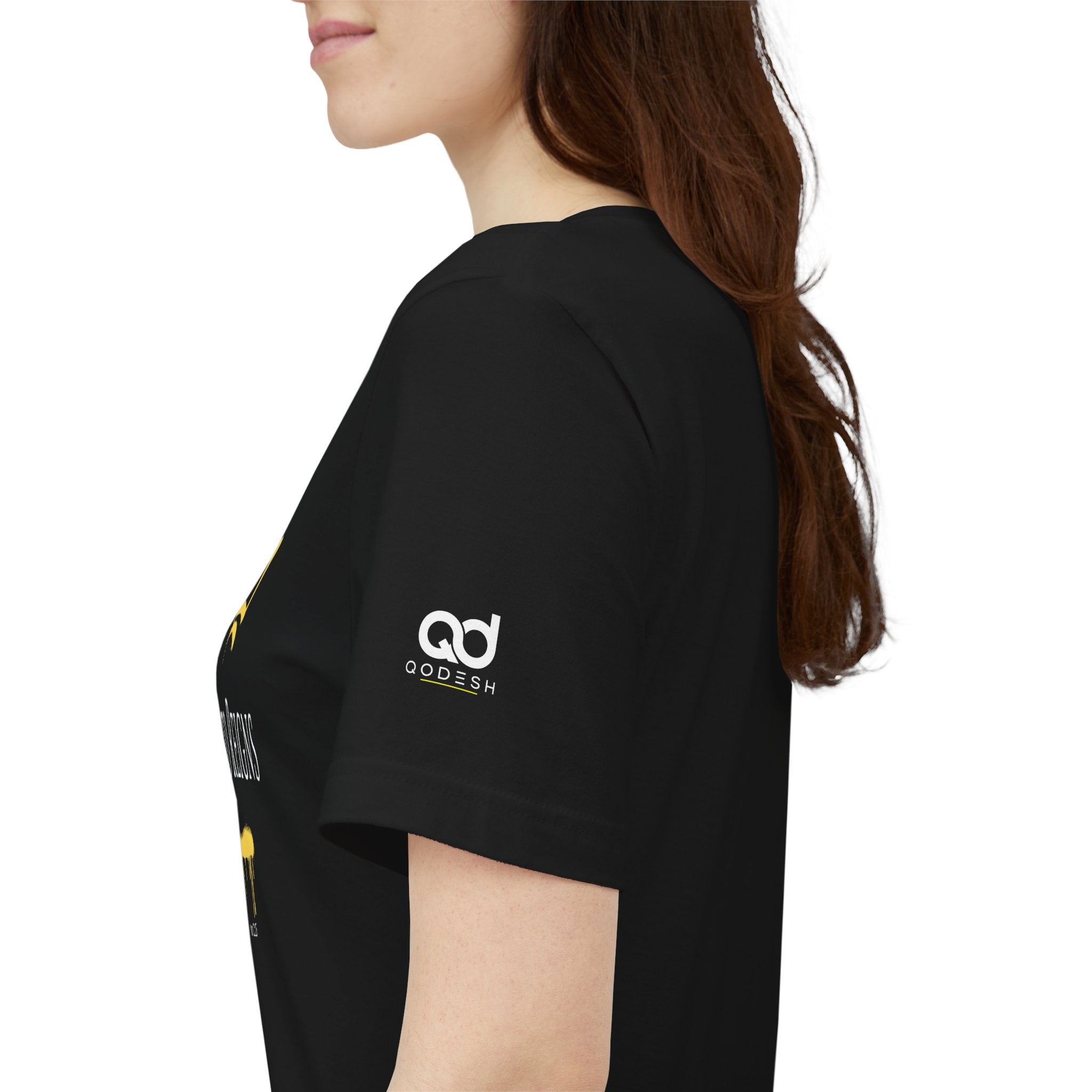 Gold Crown "Cristo Reigns" Graffiti Tee – Yellow Drip Streetwear T‑Shirt